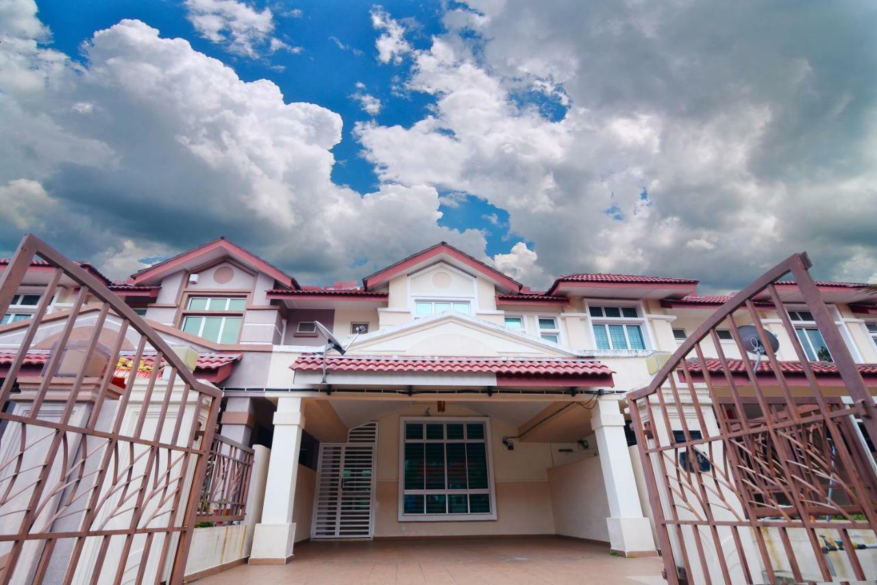 Singstay Guesthouse Мерсинг Экстерьер фото